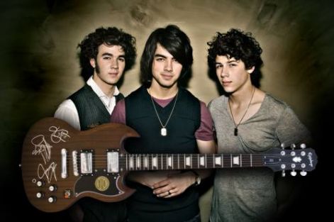 jonas-brothers-2.jpg